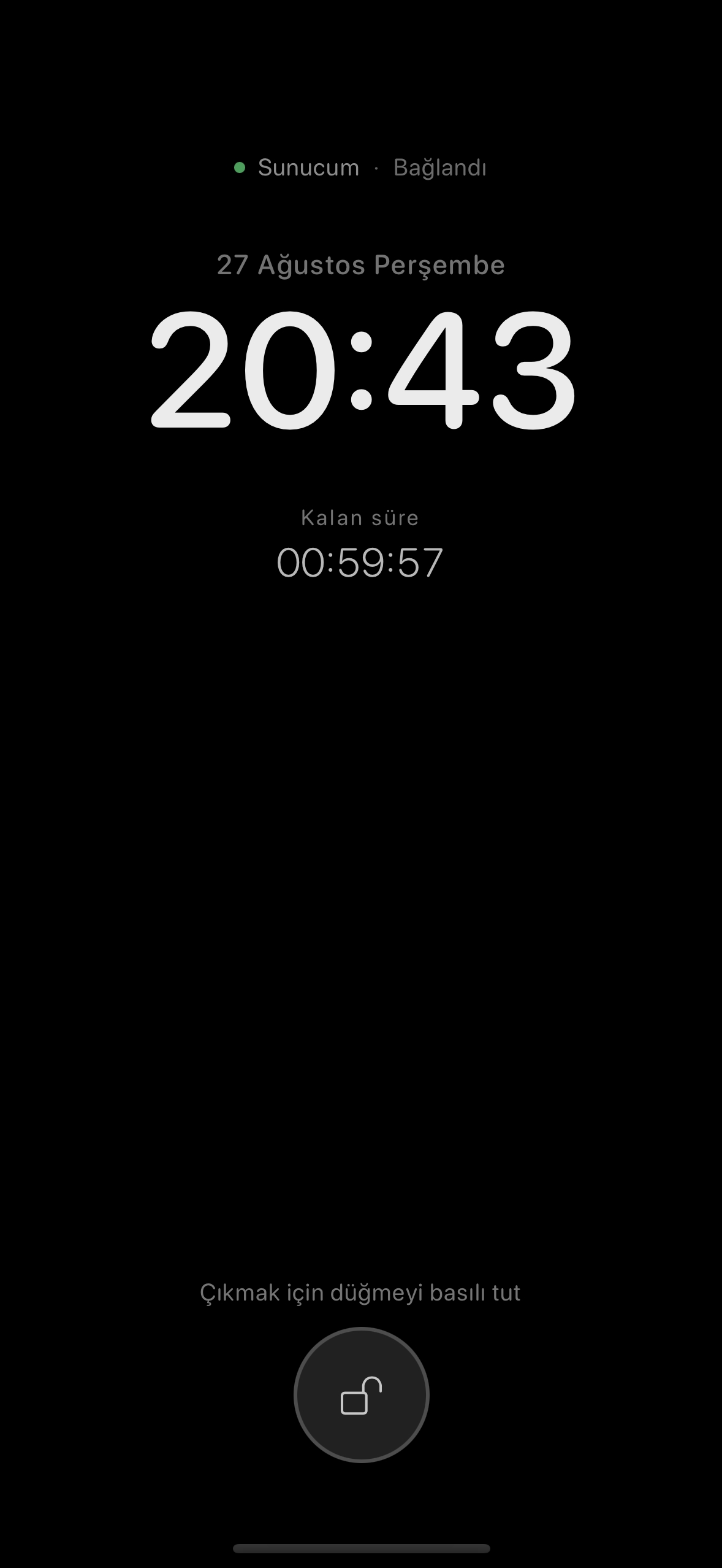 The ChatMC standby screen showing the clock, remaining time, connection status and battery.